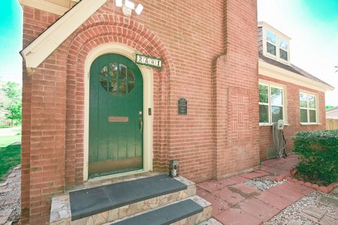 Tiny photo for 2801 Avenue I, Bay City, TX 77414 (MLS # 19049627)