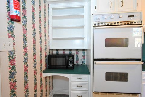 Tiny photo for 2801 Avenue I, Bay City, TX 77414 (MLS # 19049627)