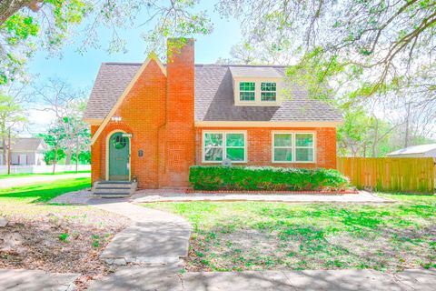 Photo of 2801 Avenue I, Bay City, TX 77414 (MLS # 19049627)