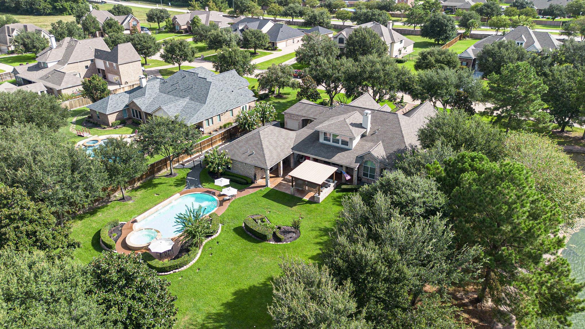 17403 Ledgefield