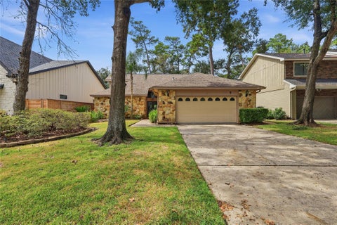 Photo of 9 Huntsmans Horn Circle, The Woodlands, TX 77380 (MLS # 35713108)