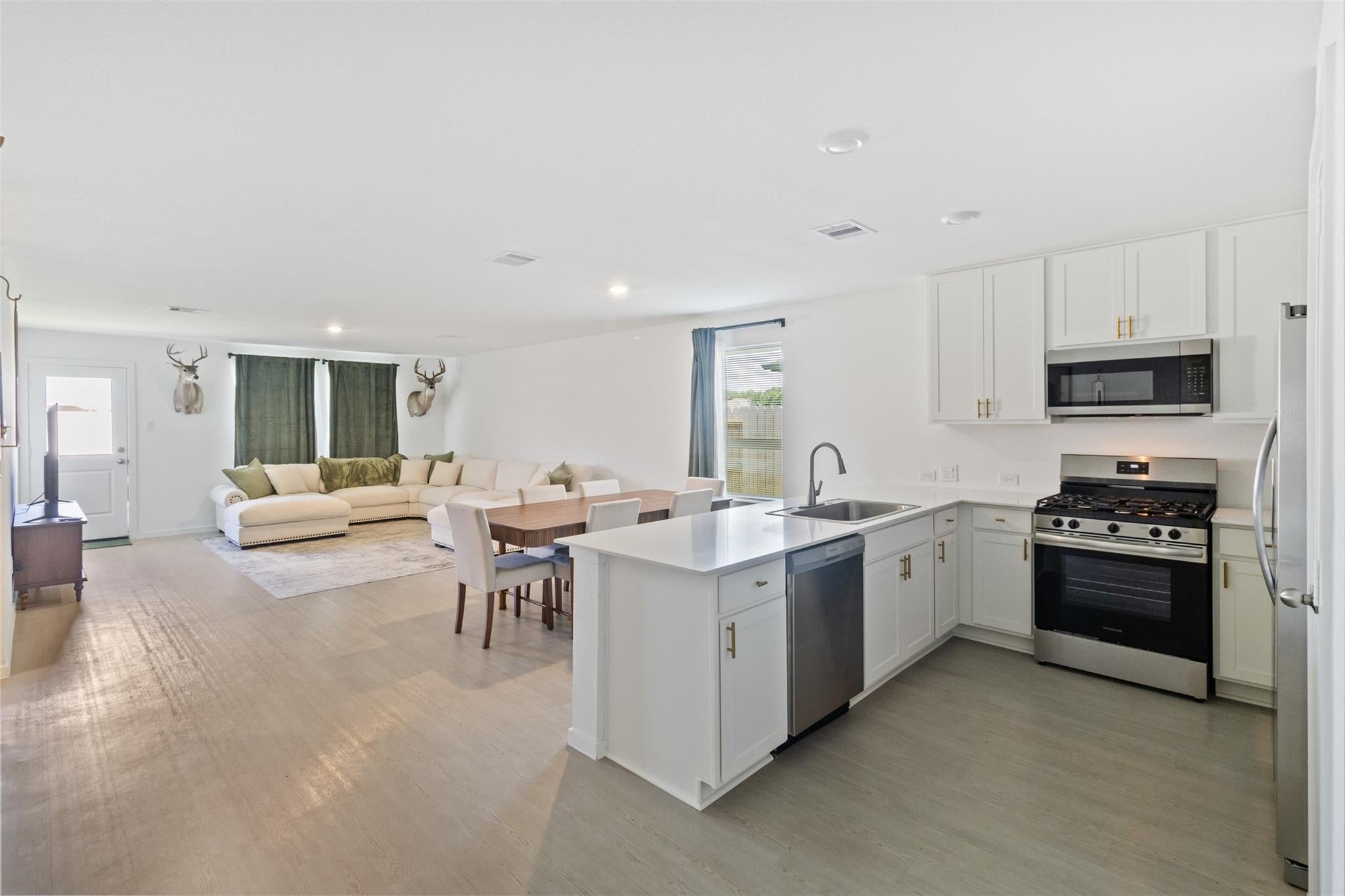 2806 Cedar Rock Street