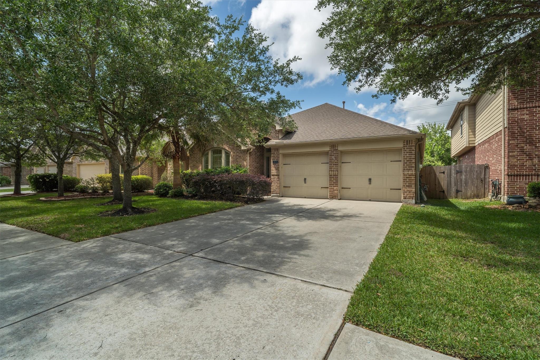 3124 Crystal Cascade Lane