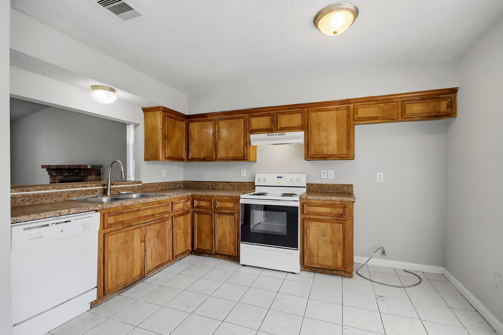 6922 Foxwick Lane
