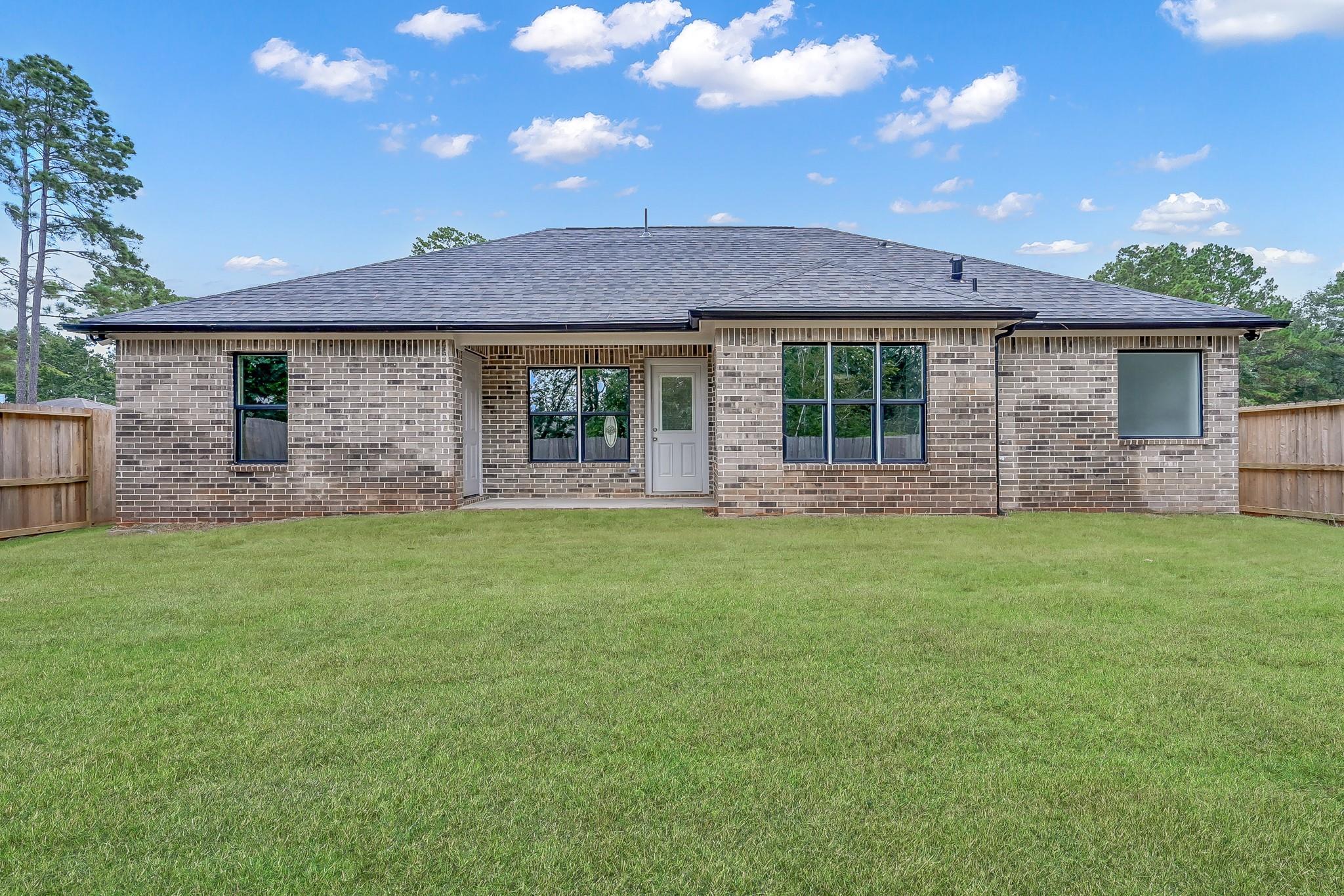 1977 La Salle Park Drive