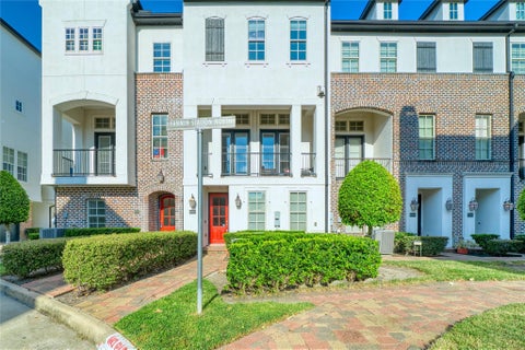 Townhouse For Sale - 2029 Fannin Station<br/> Harris County, Houston, TX 77045