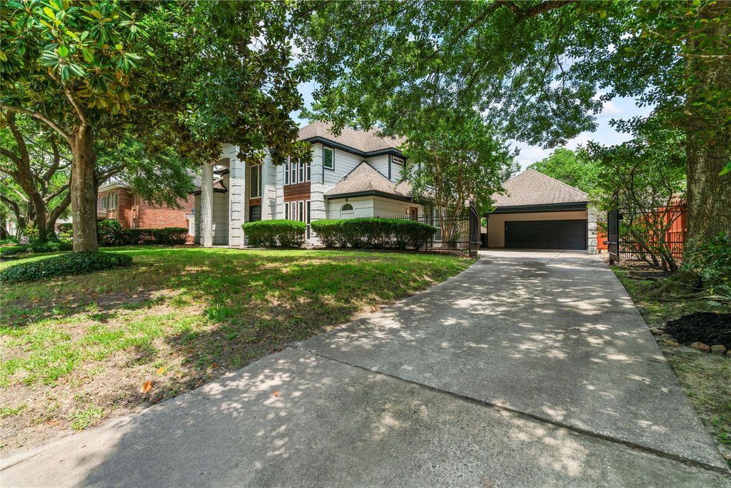 Photo of 1806 Quiet Country Court, Kingwood, TX 77345 (MLS # 90870025)