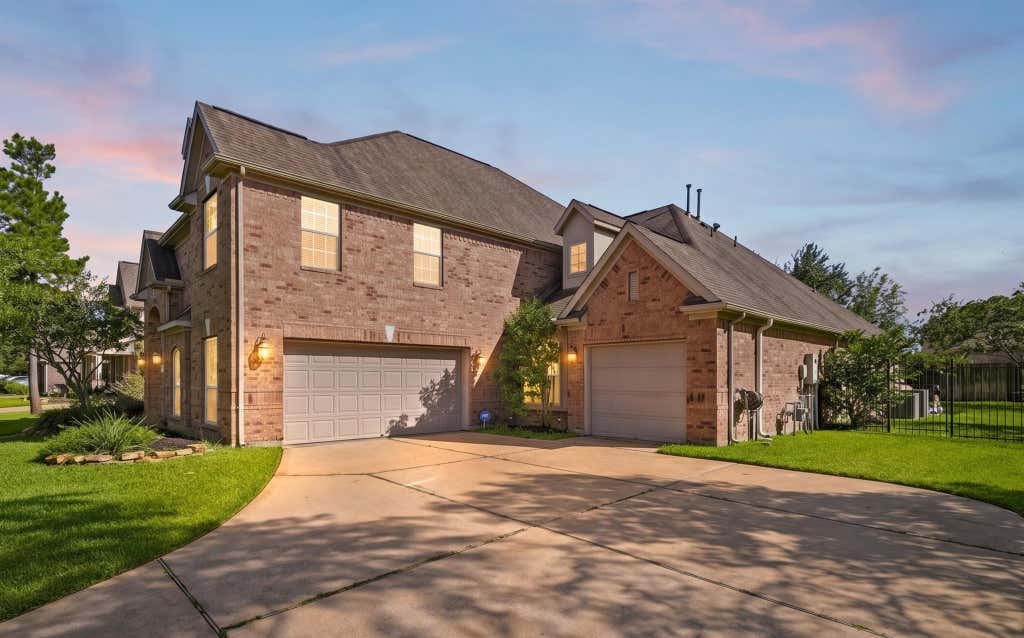 Photo of 6715 W Titan Springs Drive, Spring, TX 77389 (MLS # 55878469)
