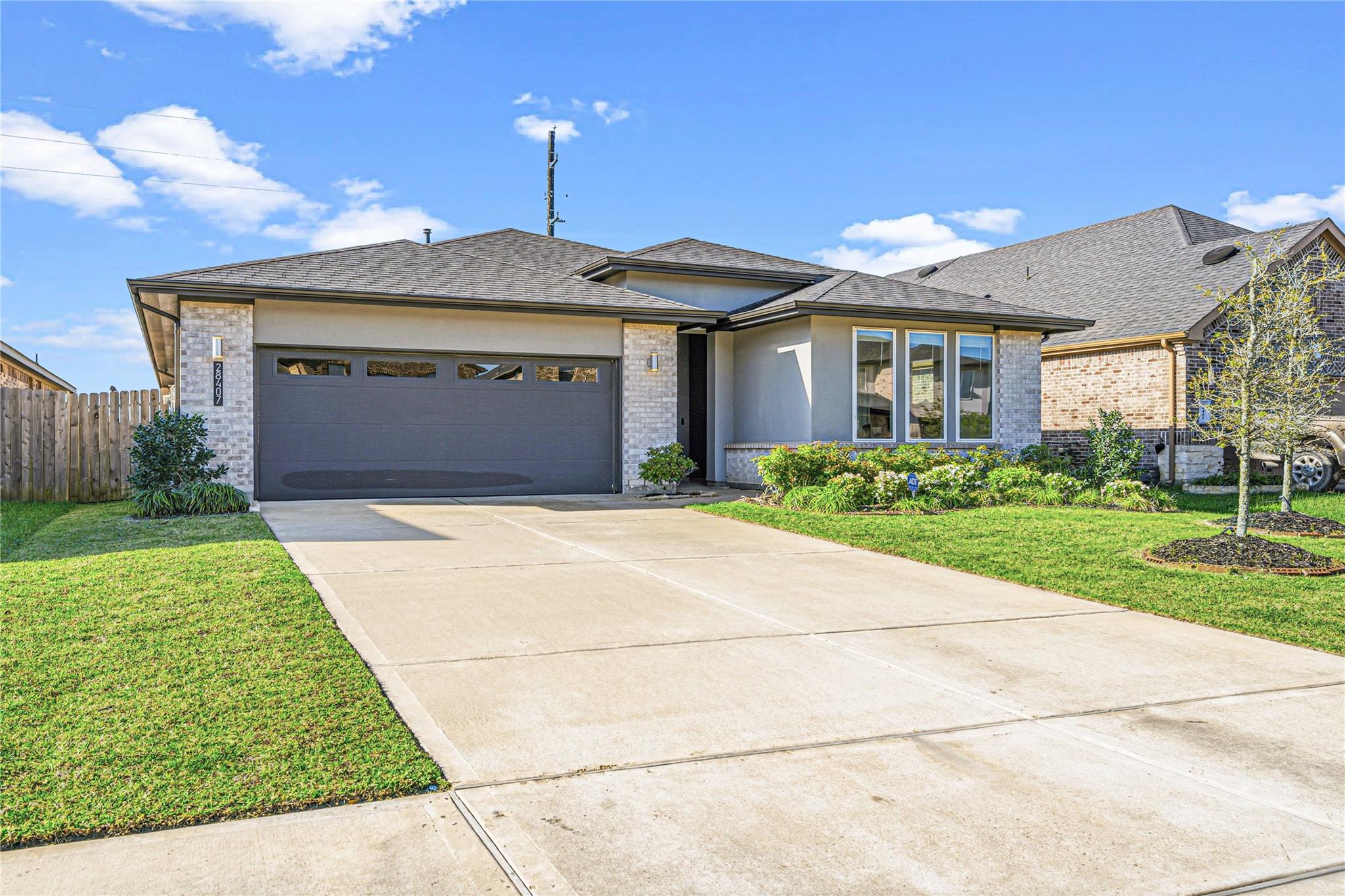 28407 Hannahs Harbor Lane