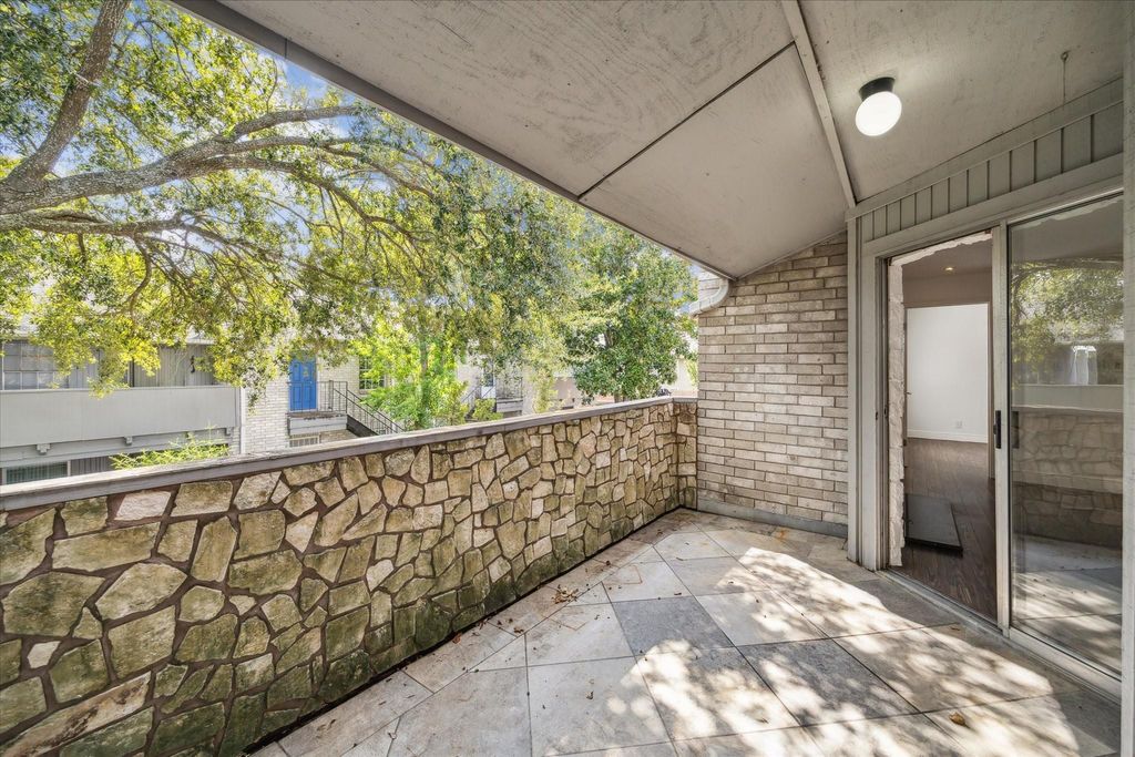 Photo of 9700 Leawood Boulevard #1214, Houston, TX 77099 (MLS # 89294195)
