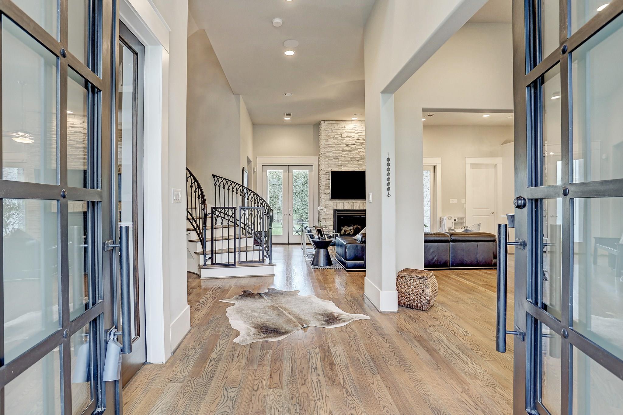 5655 Locke Lane