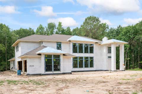Homes For Sale - 1525 Silver Creek Lane<br/> Montgomery, TX 77316