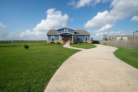 Photo of 19902 Paloma Rotonda Dos, Rosharon, TX 77583 (MLS # 26912117)