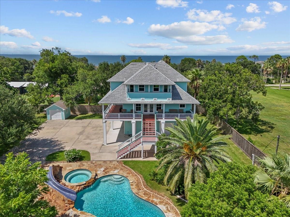 2564 E Bayshore Drive