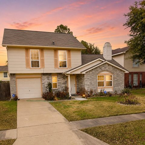 Homes For Sale - 15610 Schumann Lane<br/> Houston, TX 77083