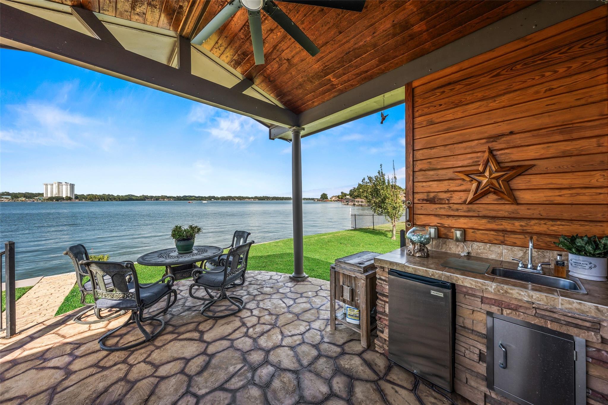 1034 Lake View Drive
