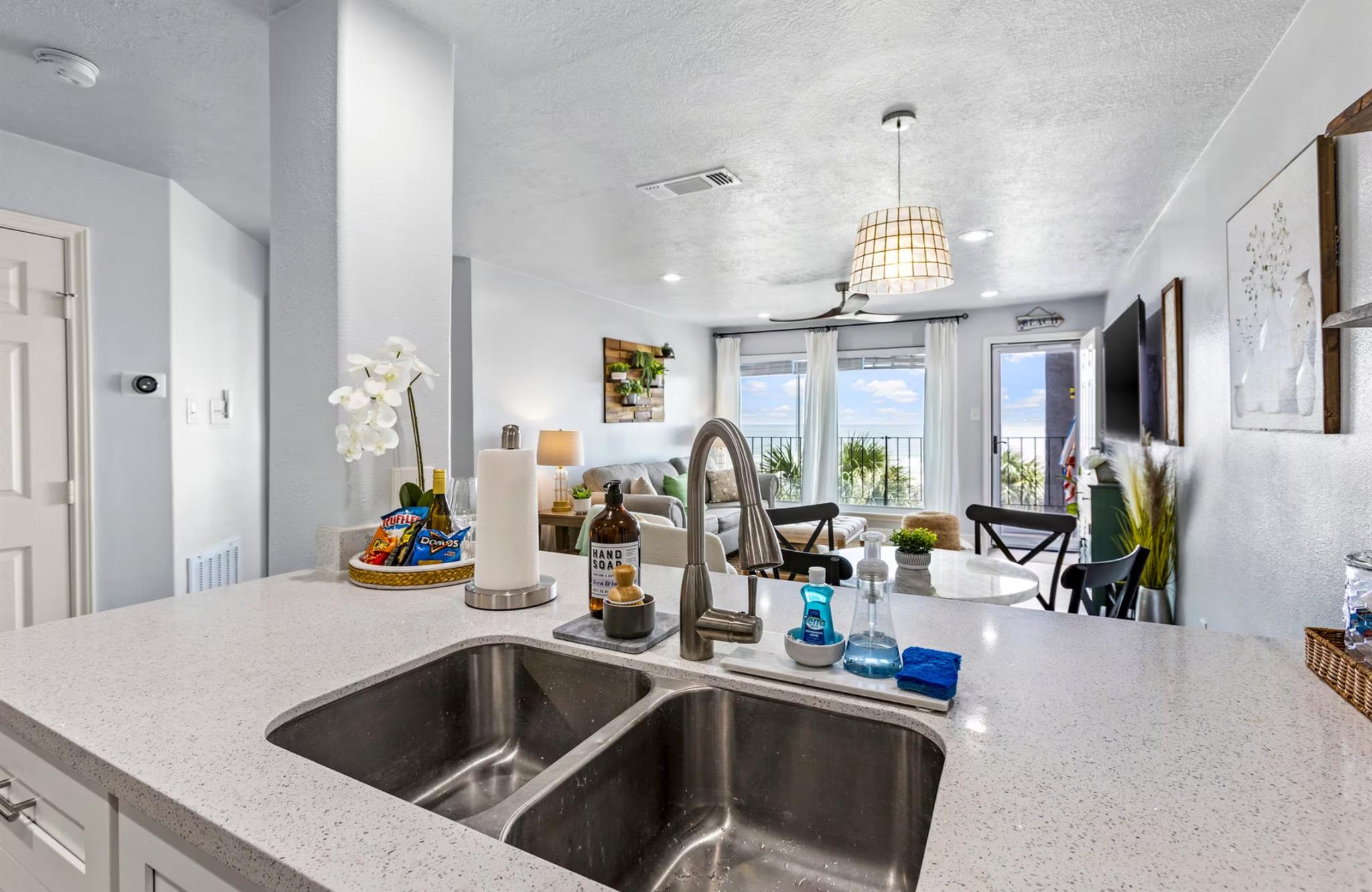 7600 Seawall Boulevard 208