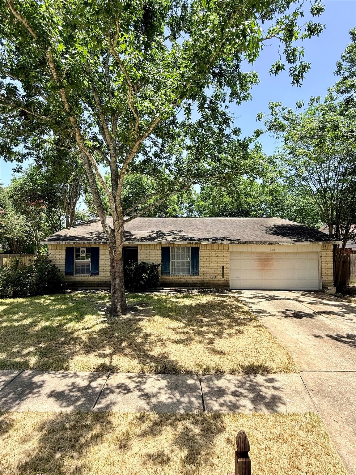 6212 Creekside Lane