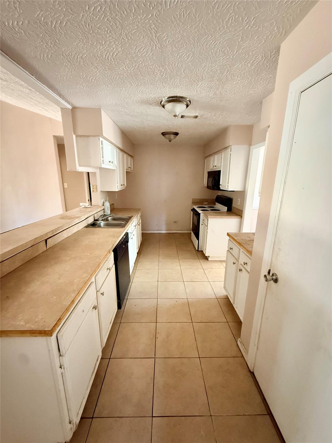 6212 Creekside Lane