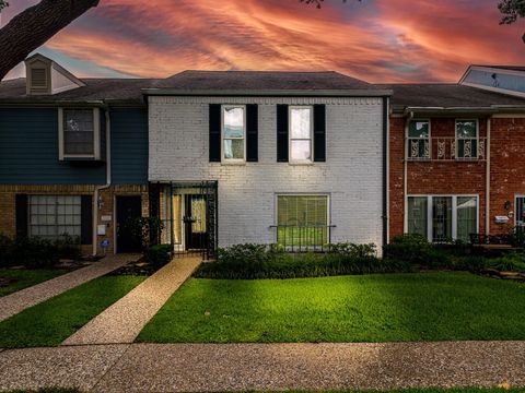 Photo of 1669 W Sam Houston Parkway S, Houston, TX 77042 (MLS # 71686908)