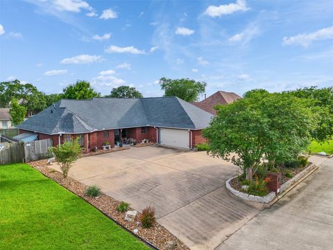 Photo of 1717 24th Avenue AVE, Texas City, TX 77590 (MLS # 87705180)