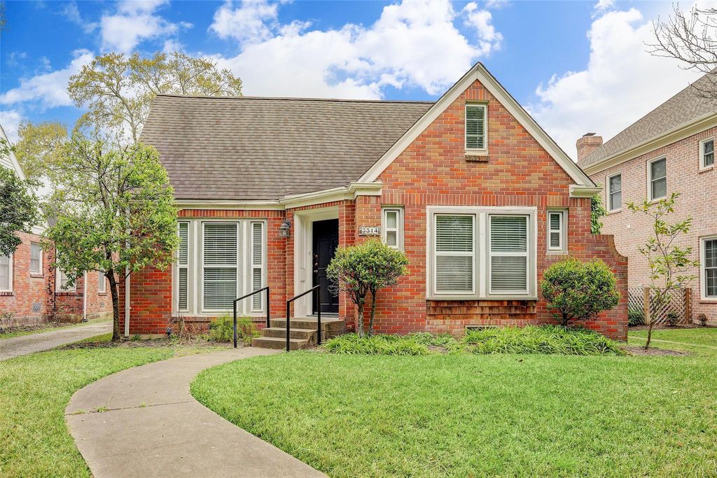 Photo of 3514 Plumb Street, West University, TX 77005 (MLS # 82886739)