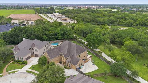 Tiny photo for 2300 Halls Creek Court, Friendswood, TX 77546 (MLS # 31919889)