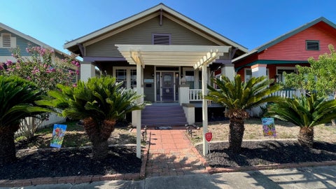 Photo of 1609 Avenue O, Galveston, TX 77550 (MLS # 89603657)