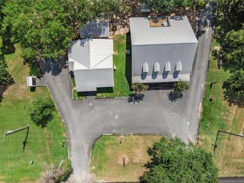 453 N Washington Street Round Top TX 78954