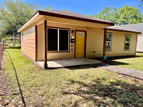 Photo of 821 W 15th Street, Port Arthur, TX 77640 (MLS # 14239793)