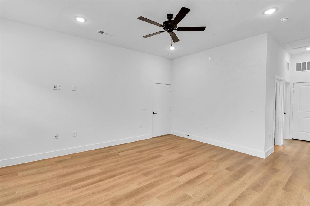 Photo of 2004 Boykin Way, Garland, TX 75040 (MLS # 9716934)