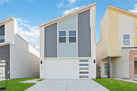 Photo of 3010 La Rambla Drive, Houston, TX 77047 (MLS # 70766219)