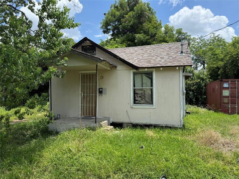 Photo of 6302 Torreon Street, Houston, TX 77026 (MLS # 48181174)