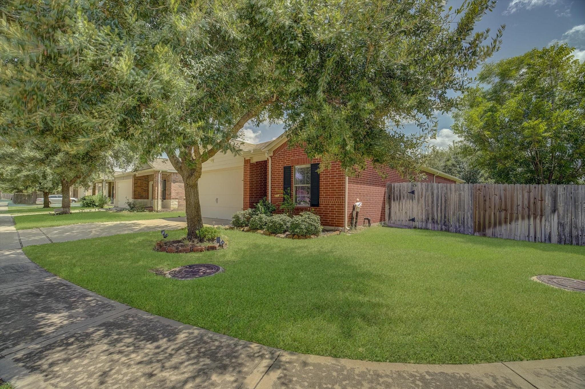 623 W Newport Bend