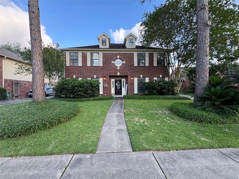 Photo of 14218 Redbud Valley Trail, Houston, TX 77062 (MLS # 60167609)