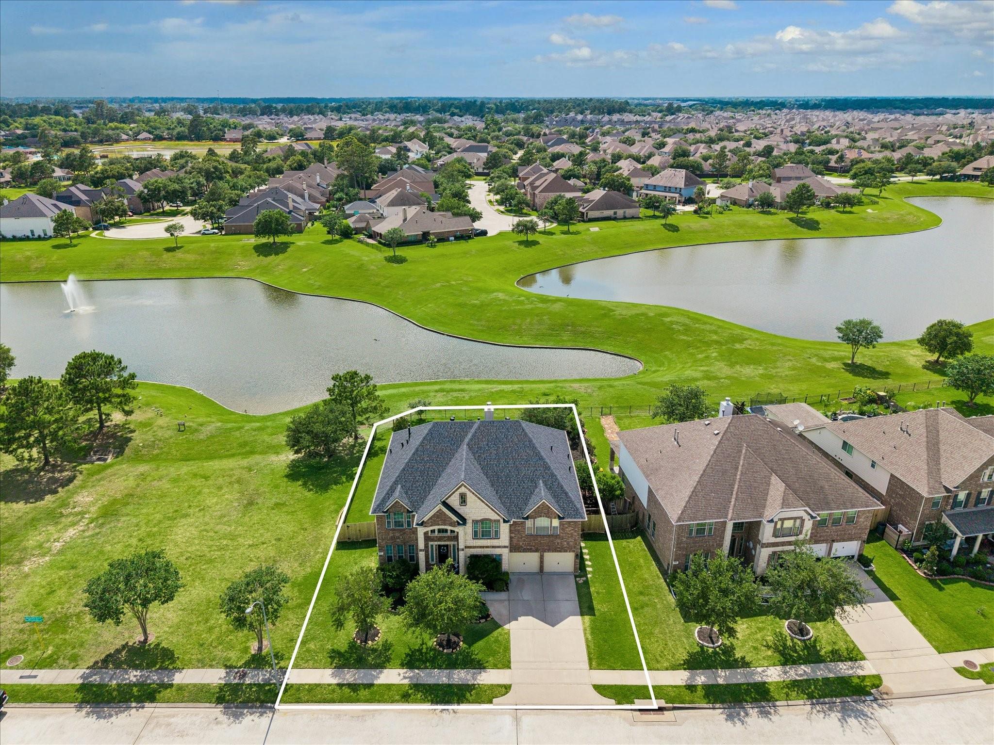 14307 Lakepointe Bend Lane