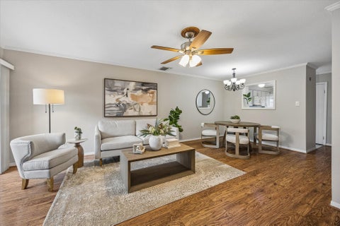 Condo For Sale - 5050 Glenmont Drive #F5<br/> Houston, TX 77081