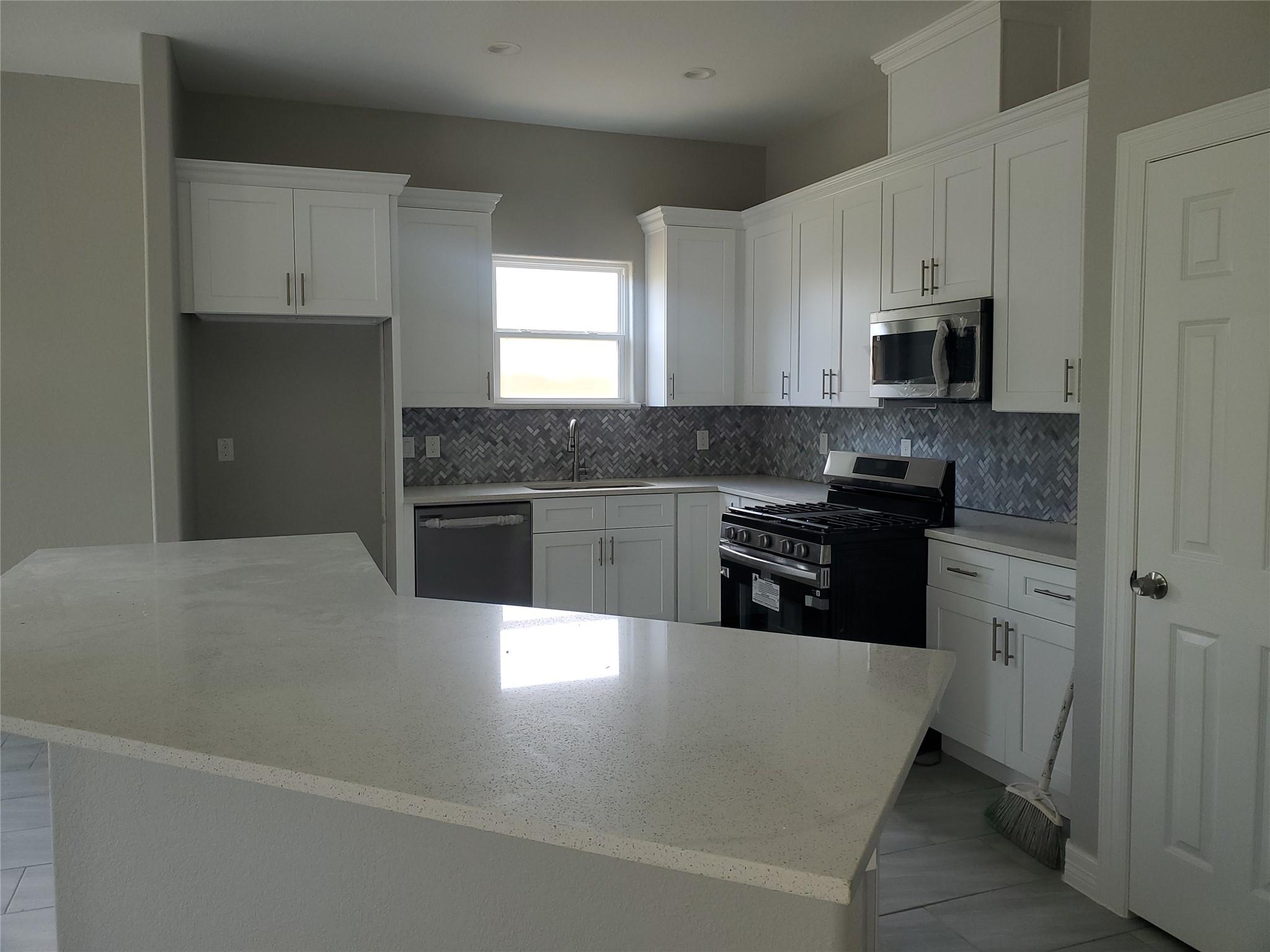 105 S Algeria Street