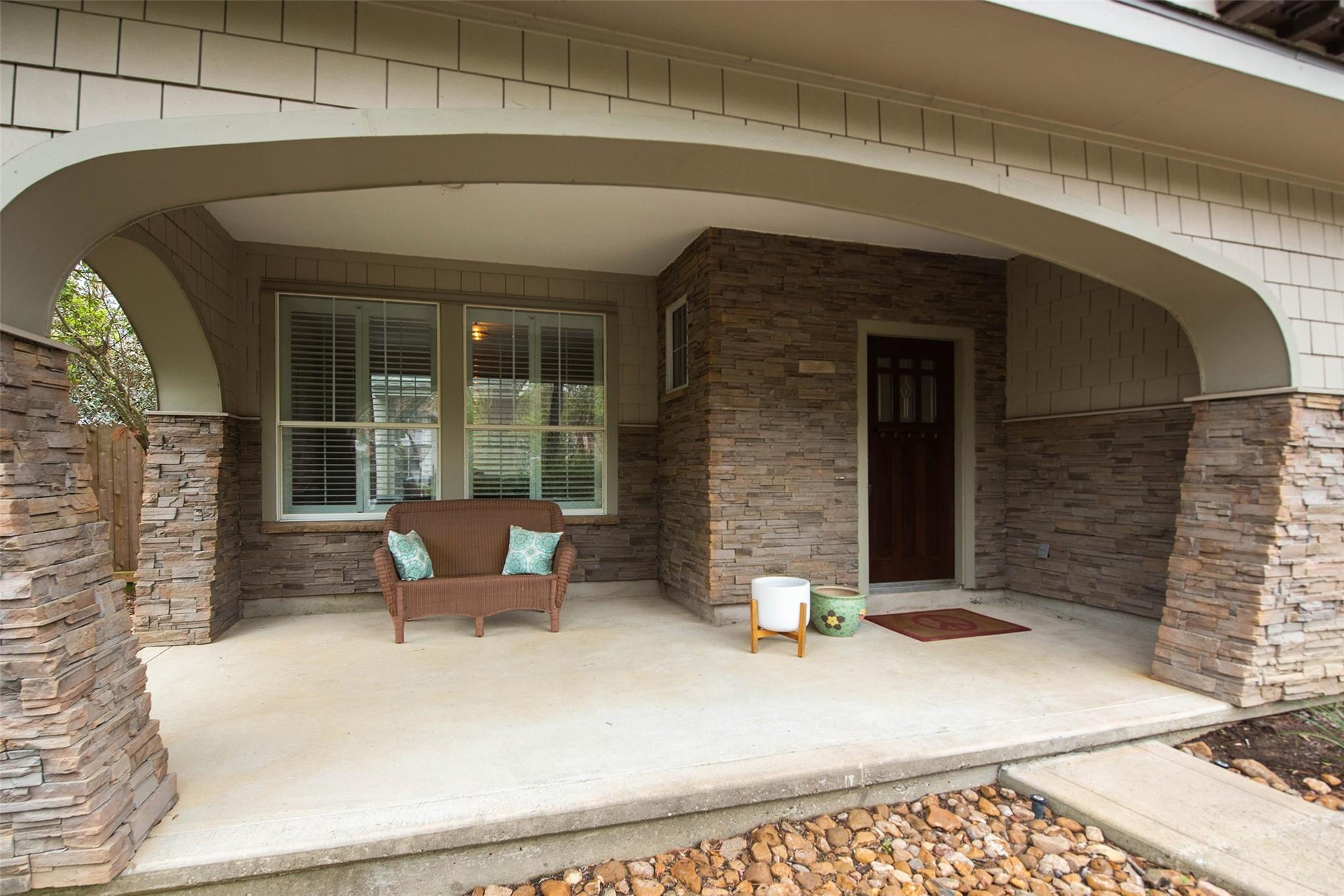 110 S Longsford Circle
