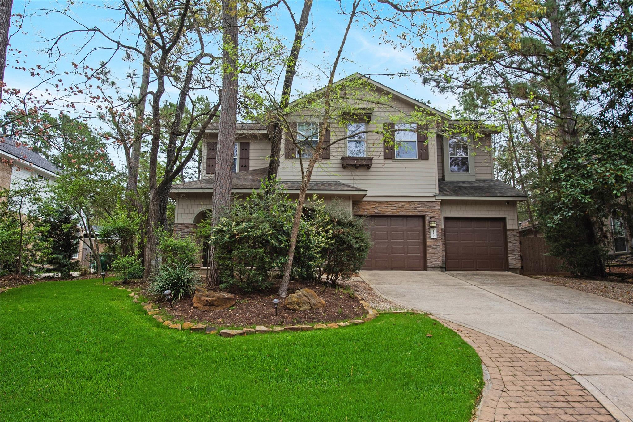 110 S Longsford Circle