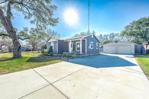 2738 Lilac Street Pasadena TX 77503