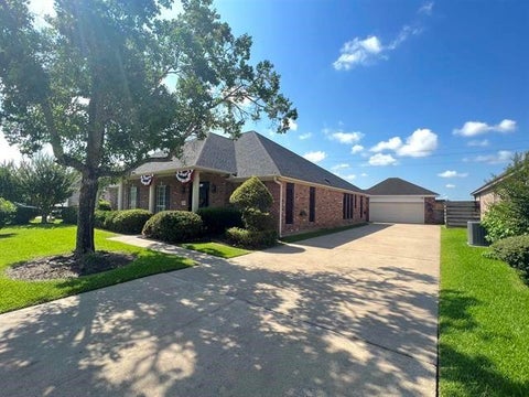 Photo of 6035 Barrington Avenue, Beaumont, TX 77706 (MLS # 81587185)