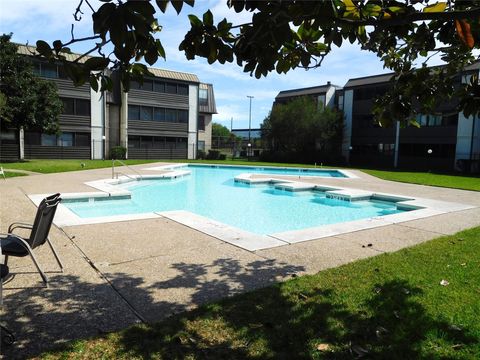 Photo of 3085 Walnut Bend Lane #12, Houston, TX 77042 (MLS # 25429987)