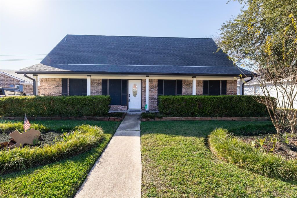 Photo of 1735 Eastfield Drive, Missouri City, TX 77459 (MLS # 69634817)
