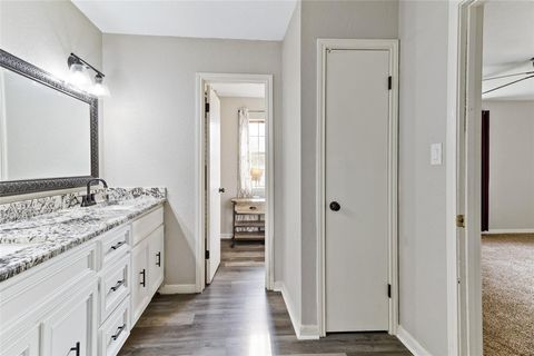 Tiny photo for 105 Poinciana Street Street, Lake Jackson, TX 77566 (MLS # 49515180)