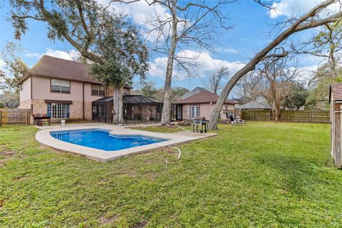 Tiny photo for 105 Poinciana Street Street, Lake Jackson, TX 77566 (MLS # 49515180)