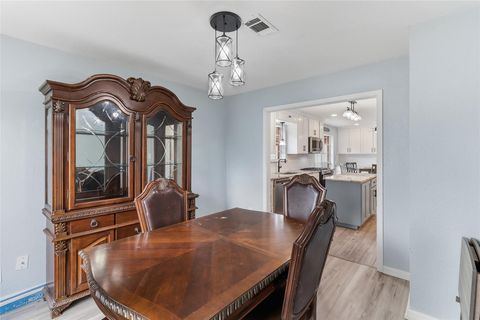 Tiny photo for 105 Poinciana Street Street, Lake Jackson, TX 77566 (MLS # 49515180)