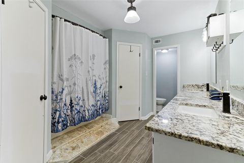 Tiny photo for 105 Poinciana Street Street, Lake Jackson, TX 77566 (MLS # 49515180)