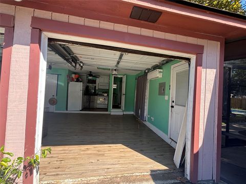 Tiny photo for 105 Poinciana Street Street, Lake Jackson, TX 77566 (MLS # 49515180)