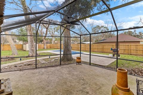 Tiny photo for 105 Poinciana Street Street, Lake Jackson, TX 77566 (MLS # 49515180)